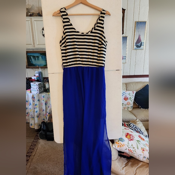 Summer Maxi dress - Picture 1 of 3